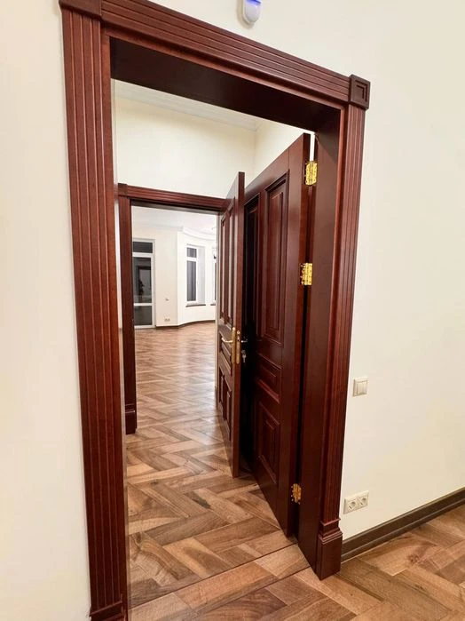Продається ексклюзивний будинок в Центрі