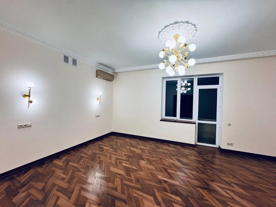 Продається ексклюзивний будинок в Центрі
