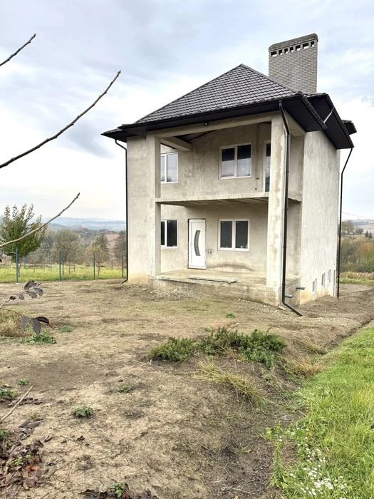 Продам великий будинок під чистову обробку. Чернівці, район