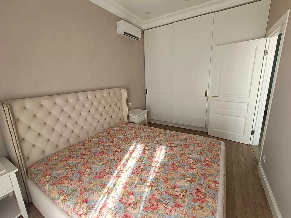 Квартира. Київ, Саперне Поле вул.