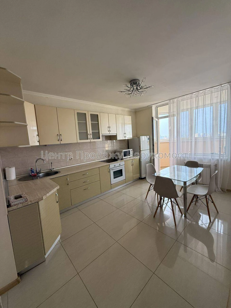Продаж 2-кімн. квартири 69. 4 м² на 24 поверсі у Києві!