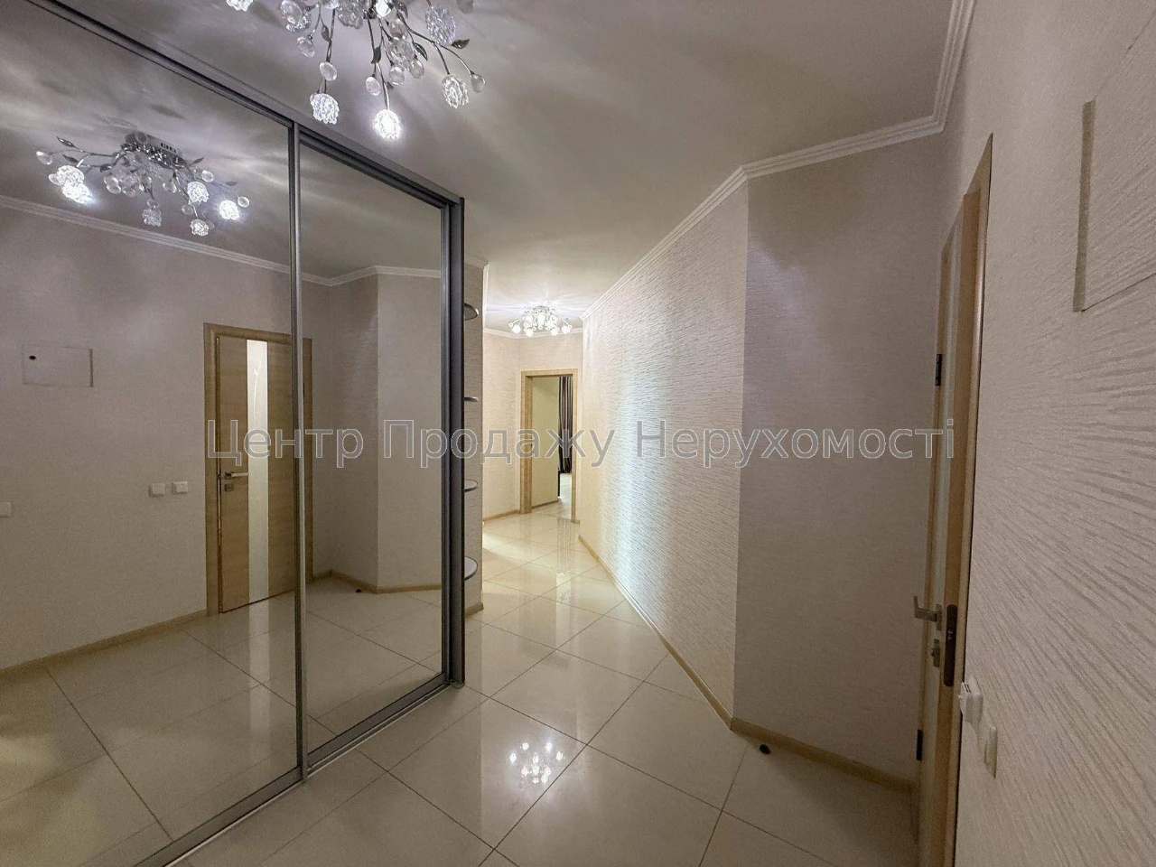 Продаж 2-кімн. квартири 69. 4 м² на 24 поверсі у Києві!