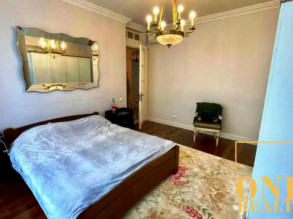 Квартира. Київ, Воздвиженська вул.