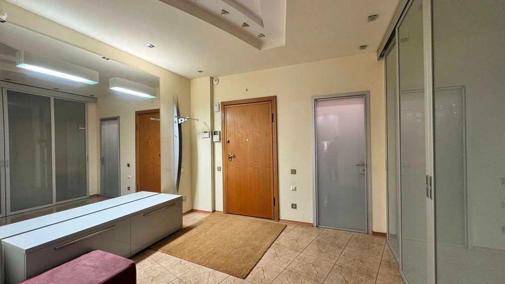 Продам квартиру премиум класса, с ремонтом, в центре.