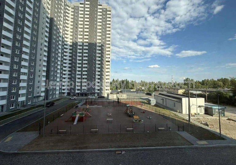 Продаж 1-к квартири 61 м² в ЖК Деснянський, Київ, 3/25 пов.