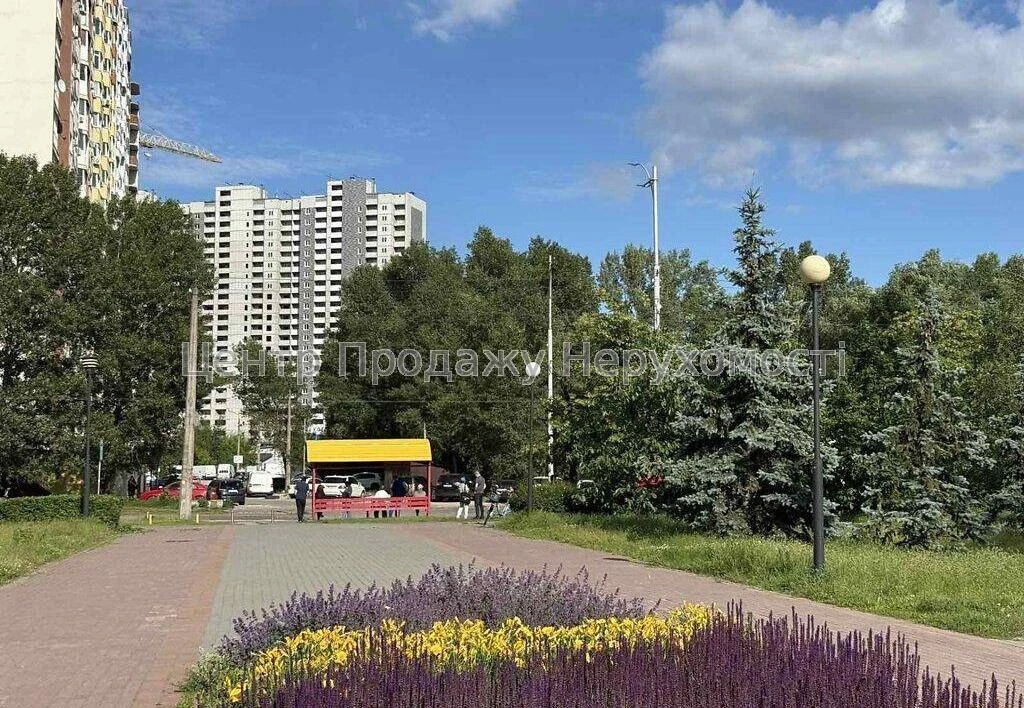Продаж 1-к квартири 61 м² в ЖК Деснянський, Київ, 3/25 пов.