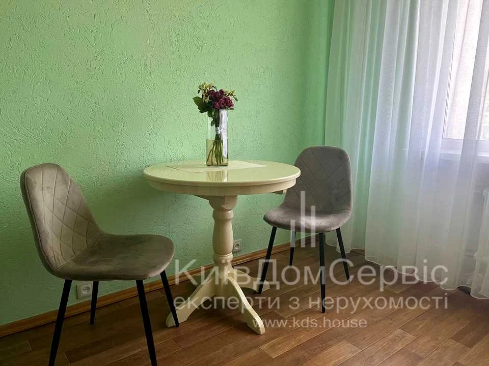 Квартира. Київ, Деміївська вул.