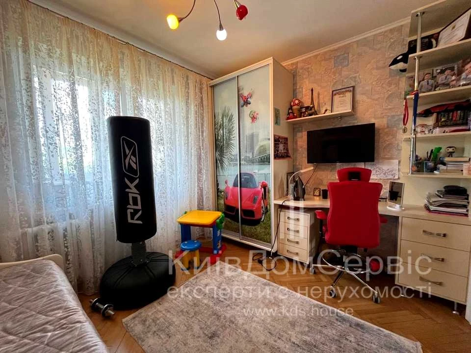 Квартира. Київ, Деміївська вул.