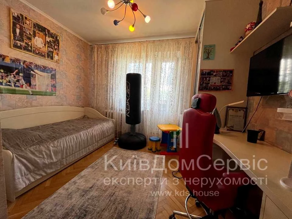 Квартира. Київ, Деміївська вул.