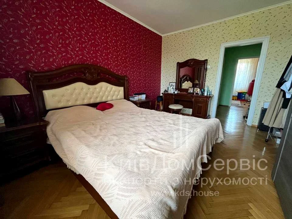Квартира. Київ, Деміївська вул.