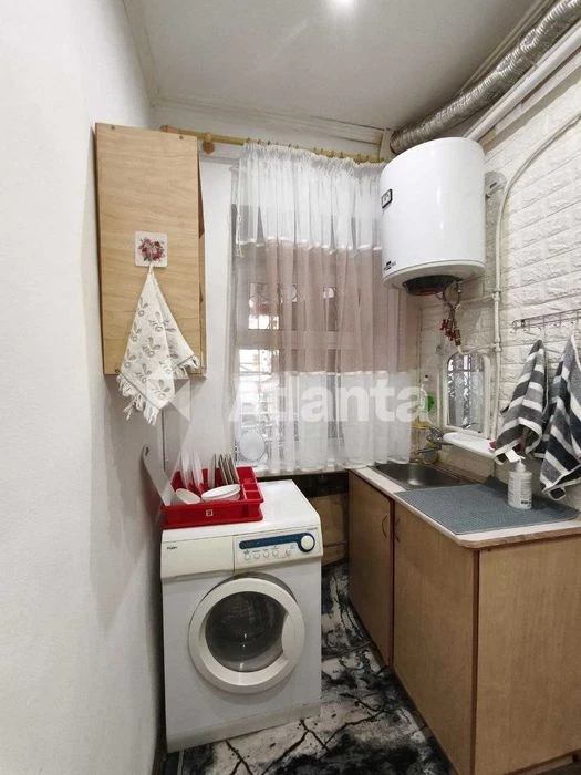 Продам 1 кімнатну квартиру на Лейтенанта Шмідта