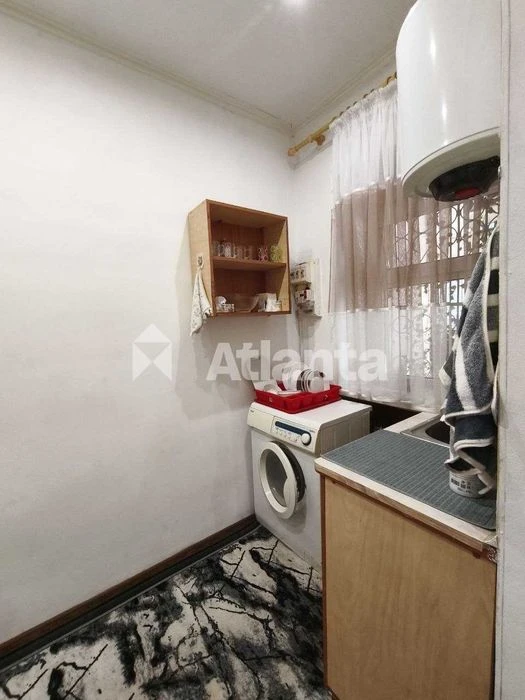 Продам 1 кімнатну квартиру на Лейтенанта Шмідта
