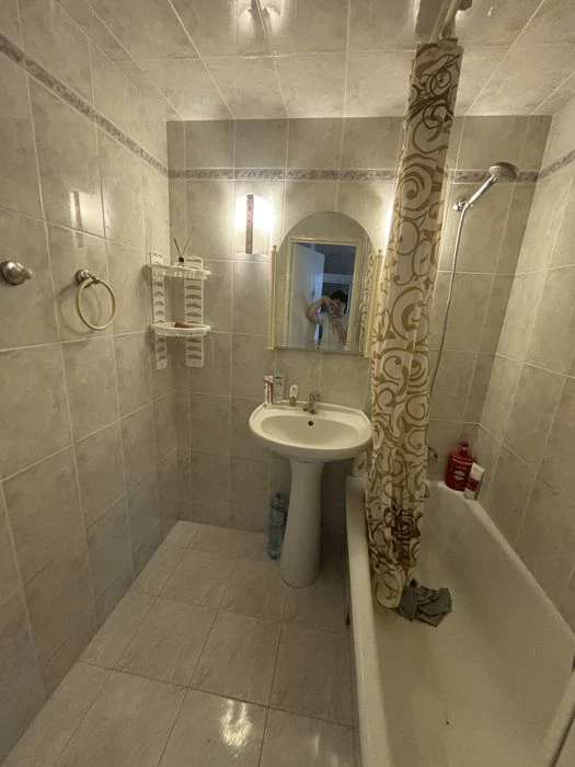 4-кімнатна. Ак.Корольова. Топольова. Держпрограми.