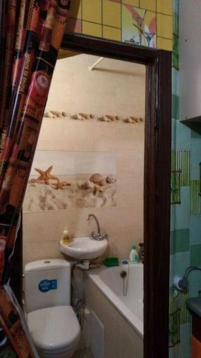 Продам затишну гостинку на бульварі Івана Каркача