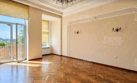 KS2 Продам 3-комнатную элитную квартиру в историческом здани