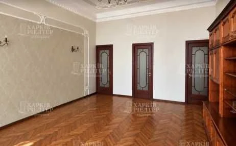 KS2 Продам 3-комнатную элитную квартиру в историческом здани
