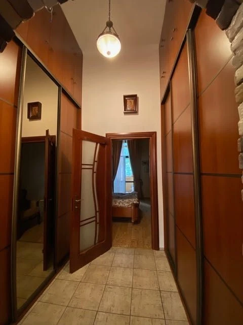 3-комнатная квартира 90 м² в центре Киева, царский дом