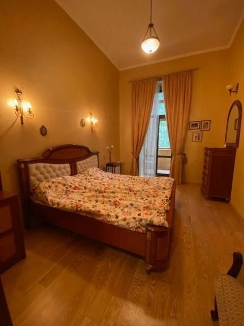 3-комнатная квартира 90 м² в центре Киева, царский дом