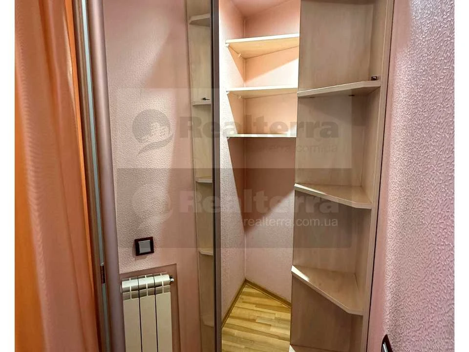 Квартира. Київ, Прирічна вул.