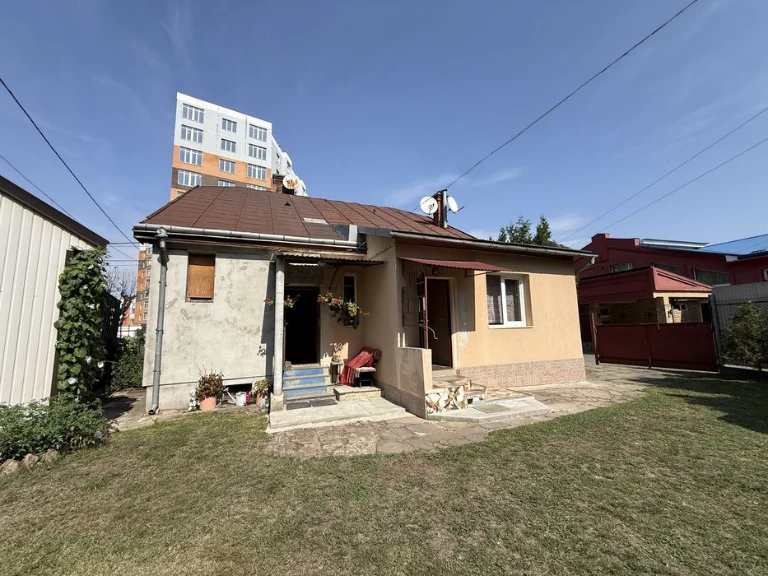 Продається 2к квартира по вул.Чкалова.  Малоквартирний будин