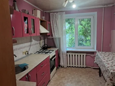 Продам "Чилійку" 3 кімнатну  квартиру в комунарському районі