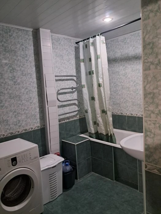 Продам "Чилійку" 3 кімнатну  квартиру в комунарському районі