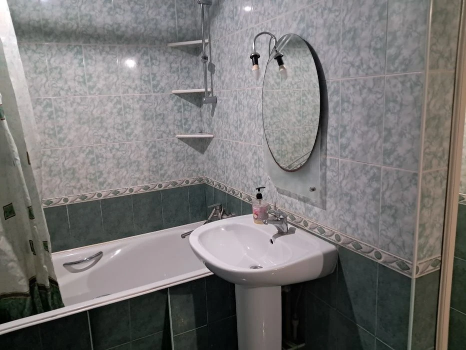 Продам "Чилійку" 3 кімнатну  квартиру в комунарському районі