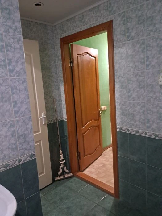 Продам "Чилійку" 3 кімнатну  квартиру в комунарському районі