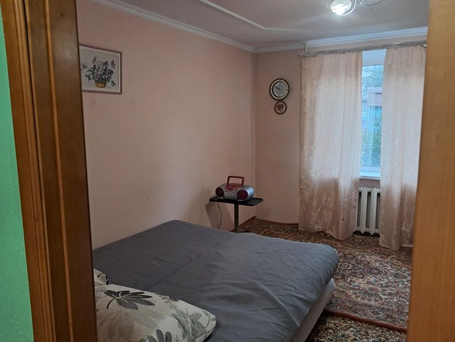 Продам "Чилійку" 3 кімнатну  квартиру в комунарському районі