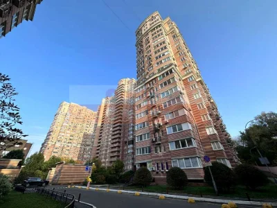 Квартира. Київ, Голосіївська вул.