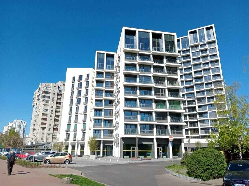 Квартира. Київ, Драгоманова вул.