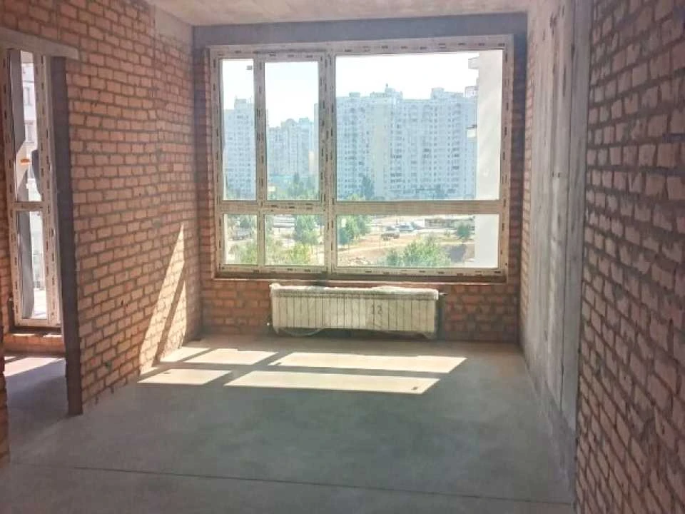 Квартира. Київ, Драгоманова вул.