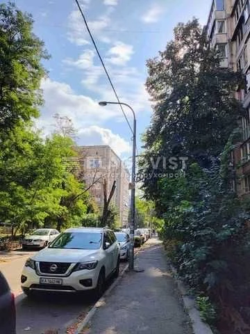 Продам 2 к.квартиру Шевченківський р-н Шулявська Шолуденка Г