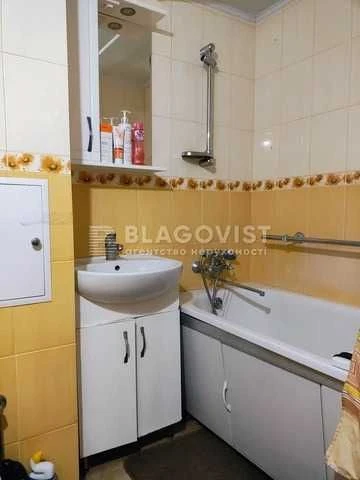 Продам 2 к.квартиру Шевченківський р-н Шулявська Шолуденка Г