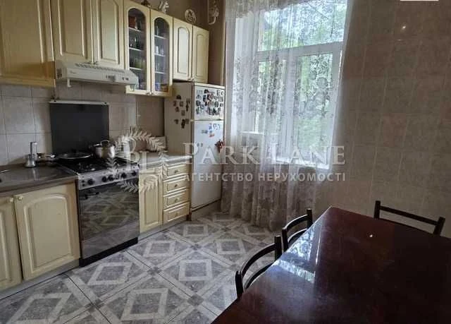 ЦЕНТР Киева Продам 4к квартиру ремонт Большая Васильковская