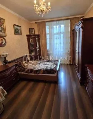 ЦЕНТР Киева Продам 4к квартиру ремонт Большая Васильковская