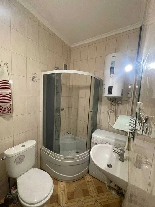 1-кімнатна в Києві, метро Палац Україна