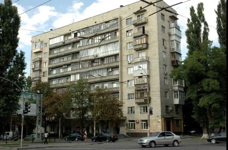Печерськ  продаж 1 кім.кв  бул. Лесі Українки 11 Печерськ
