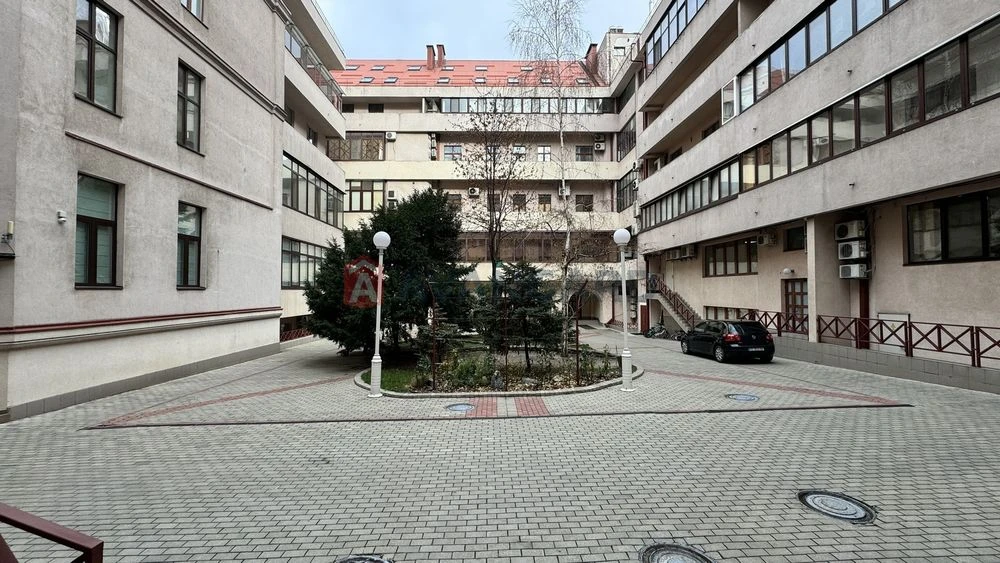 Продам классную 3-ком кв с ремонтом в центре, в бизнес новос