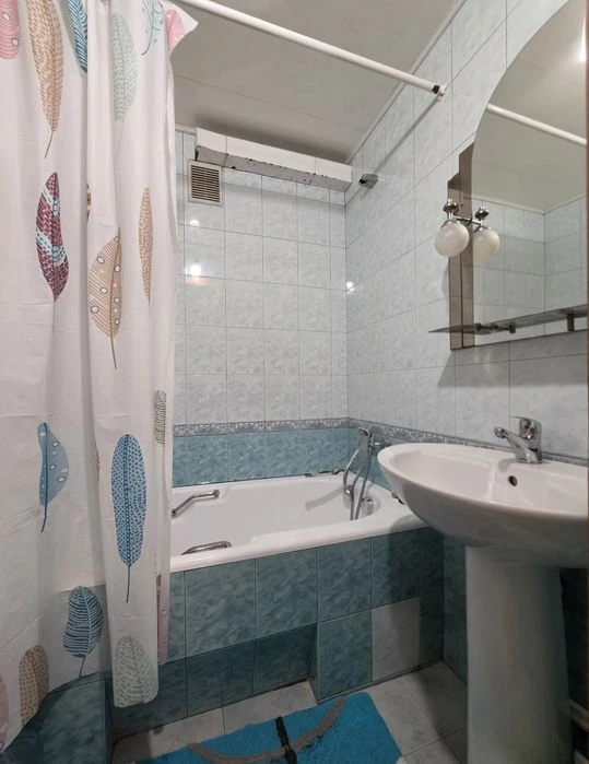 Продам большую 2к квартиру на Бажова Слобожанский Правда