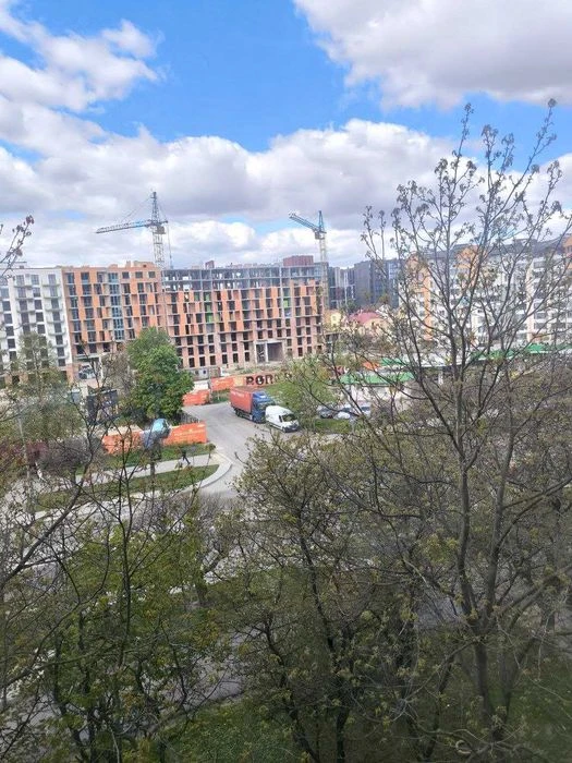 4к. квартира, вул. Вовчинецька. Зупинка "кобзарик"