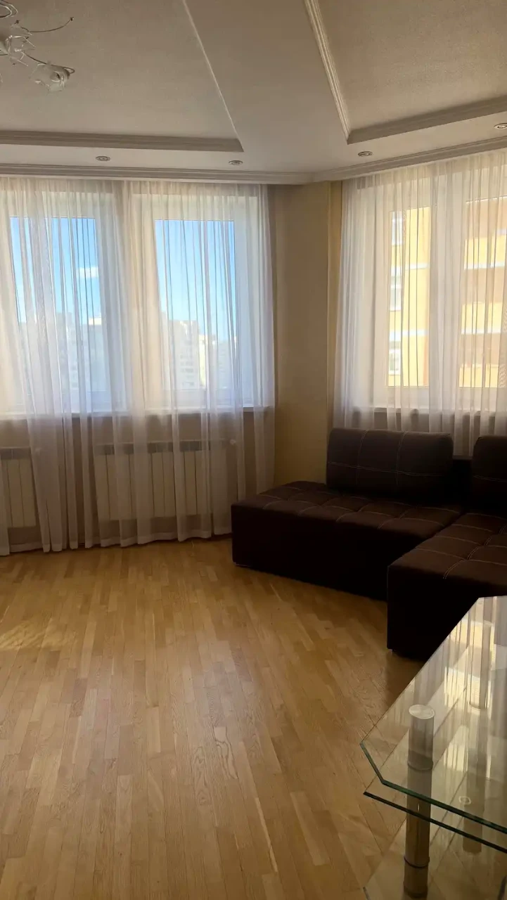 Продаж квартири 3-кімн. 92 м² 11/16 пов.