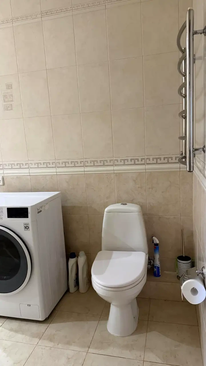 Продаж квартири 3-кімн. 92 м² 11/16 пов.