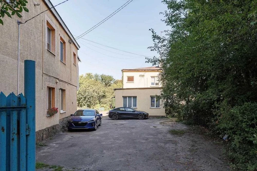 Продаж 3-кімнатної квартири з гаражем — вул. Городоцька, 200