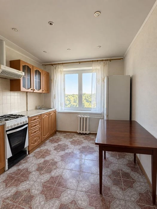 Продаж 2-кім. кв. Набережна Перемоги , житловий стан 8 повер