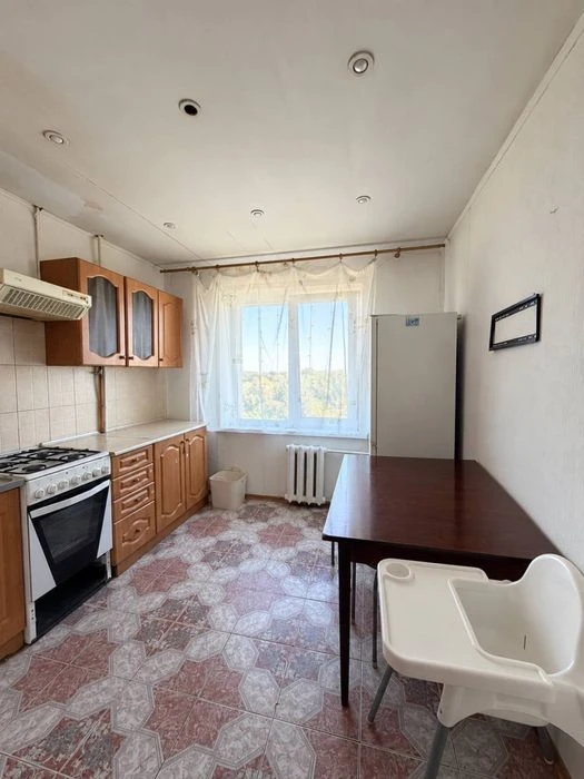 Продаж 2-кім. кв. Набережна Перемоги , житловий стан 8 повер