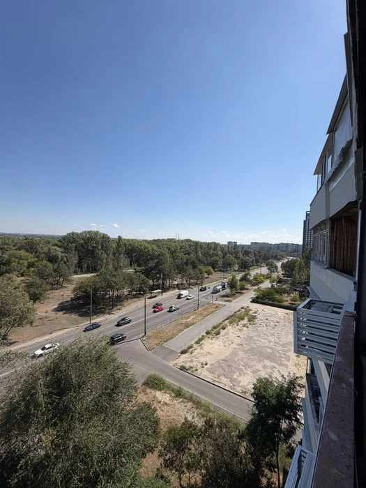 Продаж 2-кім. кв. Набережна Перемоги , житловий стан 8 повер