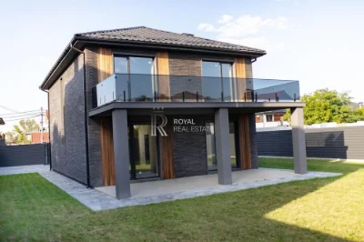 Продаж Будинок Київ КМ «Щастя» 5 кімнат 200 м² 8 соток Тепла