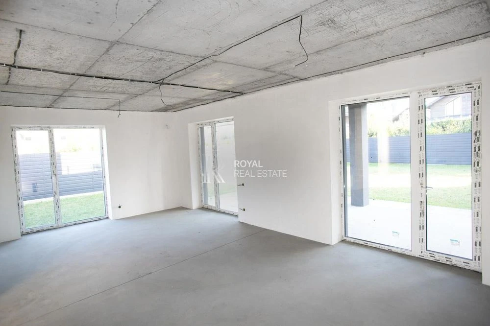 Продаж Будинок Київ КМ «Щастя» 5 кімнат 200 м² 8 соток Тепла