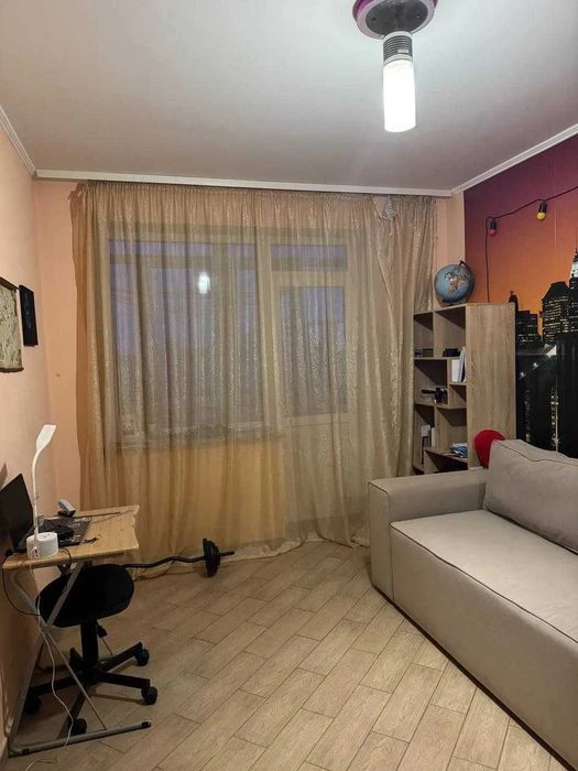 2-х кімнатна квартира з ремонтом і меблями, Пасічна.